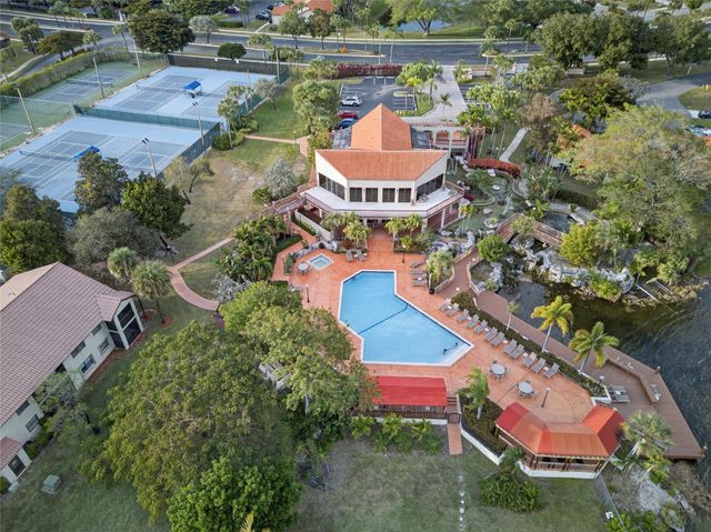 204 Lincoln Court 204, Deerfield Beach, FL 33442