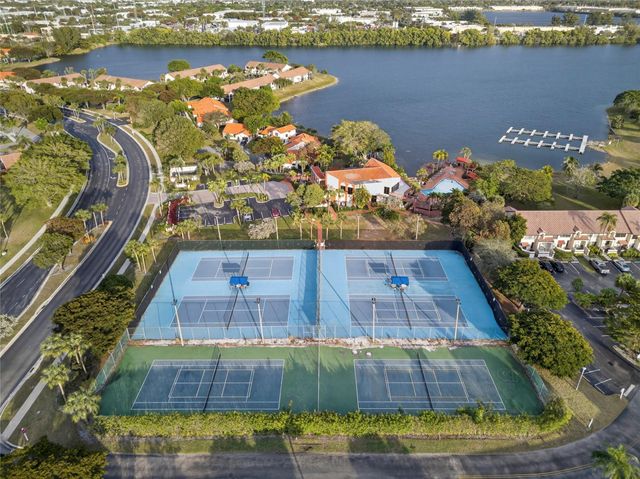 204 Lincoln Court 204, Deerfield Beach, FL 33442