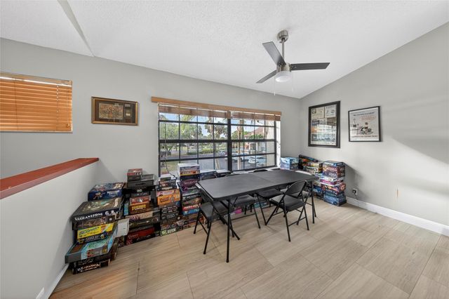 204 Lincoln Court 204, Deerfield Beach, FL 33442