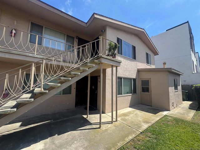 3035 Macaulay, San Diego, CA 92106