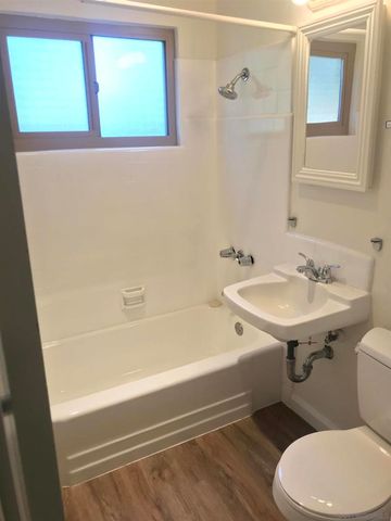3035 Macaulay, San Diego, CA 92106