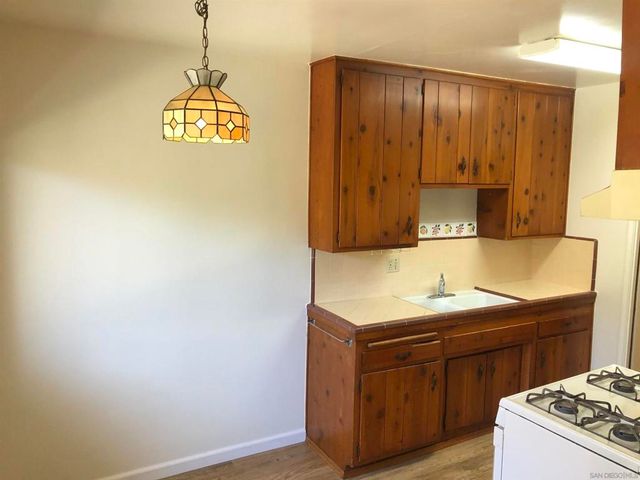 3035 Macaulay, San Diego, CA 92106
