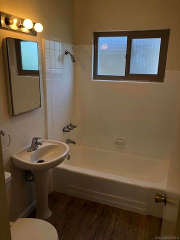 3035 Macaulay, San Diego, CA 92106