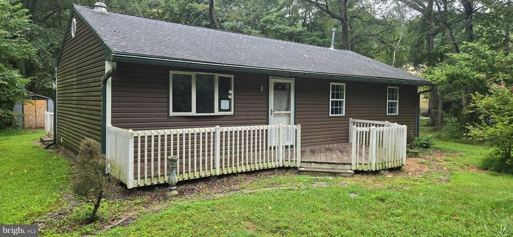 648 PENNS GROVE AUBURN, CARNEYS POINT, NJ 08069 — exterior