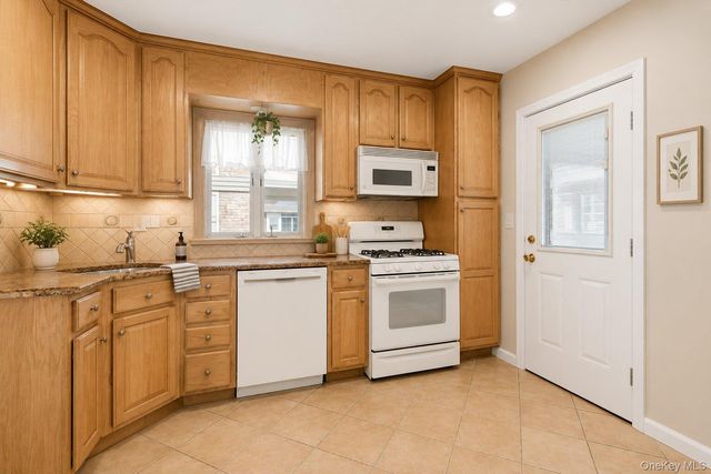 530 Washington Boulevard, Long Beach, NY 11561