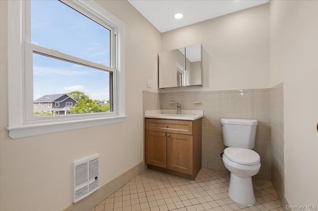 530 Washington Boulevard, Long Beach, NY 11561