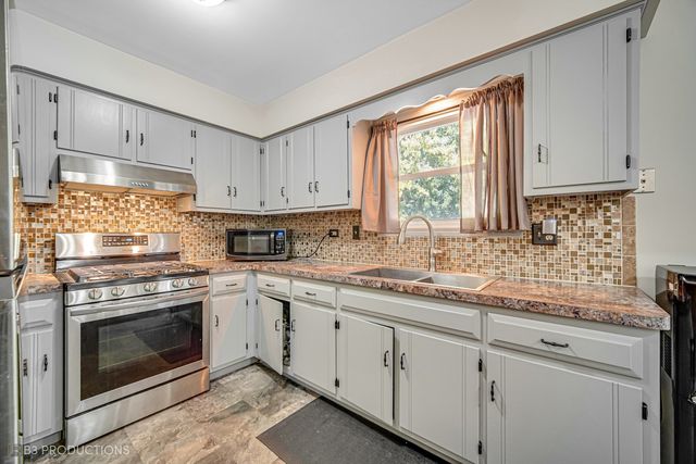 3207 Longford Drive, Joliet, IL 60431