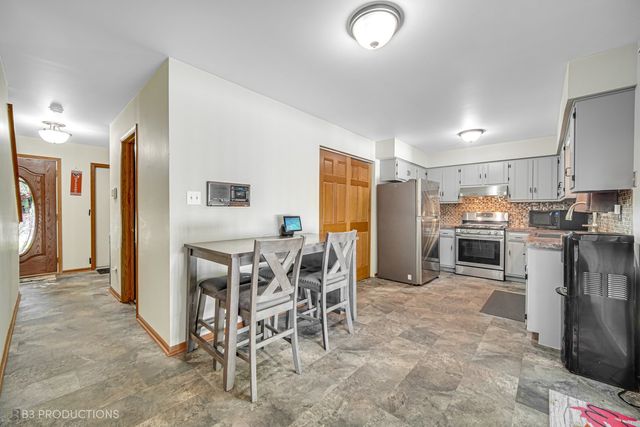 3207 Longford Drive, Joliet, IL 60431