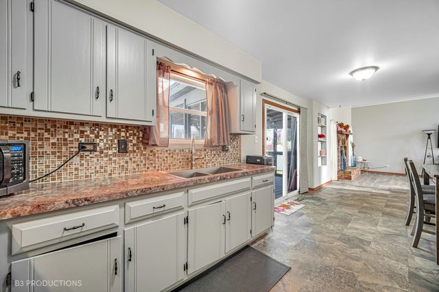 3207 Longford Drive, Joliet, IL 60431