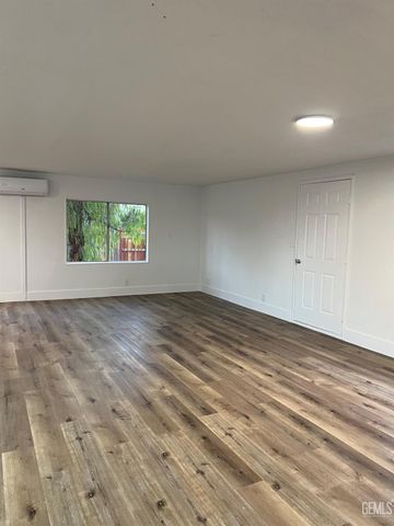 4610 Coronado W Street, Bakersfield, CA 93314