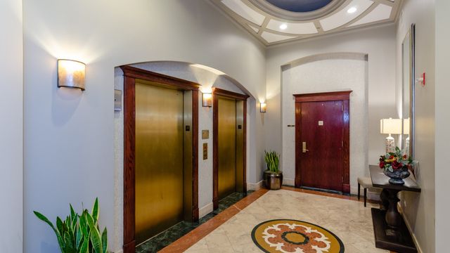 230 W DIVISION Street 1503, Chicago, IL 60610