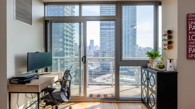 230 W DIVISION Street 1503, Chicago, IL 60610