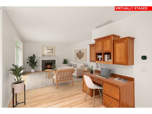 8416 Sw CEDARCREST St, Portland, OR 97223