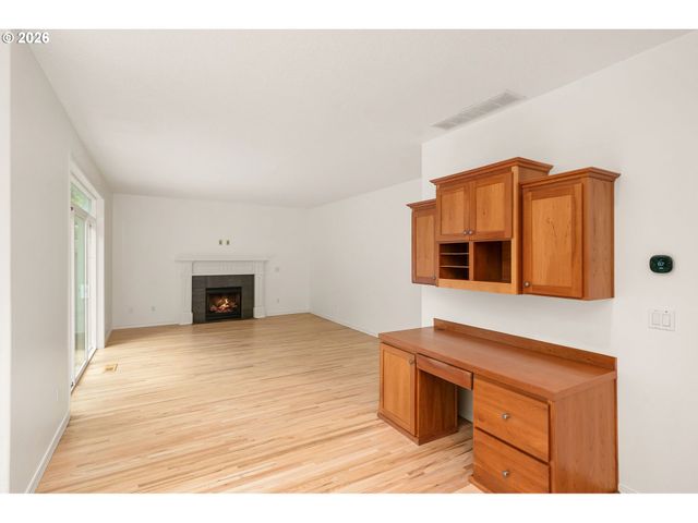 8416 Sw CEDARCREST St, Portland, OR 97223