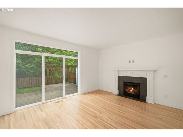 8416 Sw CEDARCREST St, Portland, OR 97223