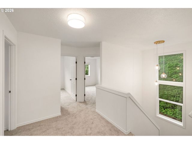8416 Sw CEDARCREST St, Portland, OR 97223