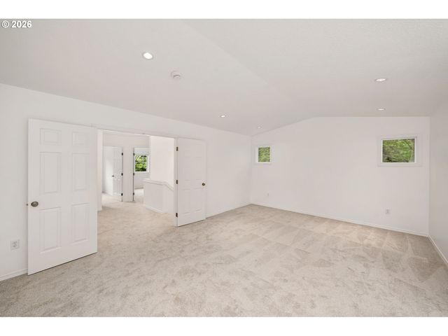 8416 Sw CEDARCREST St, Portland, OR 97223