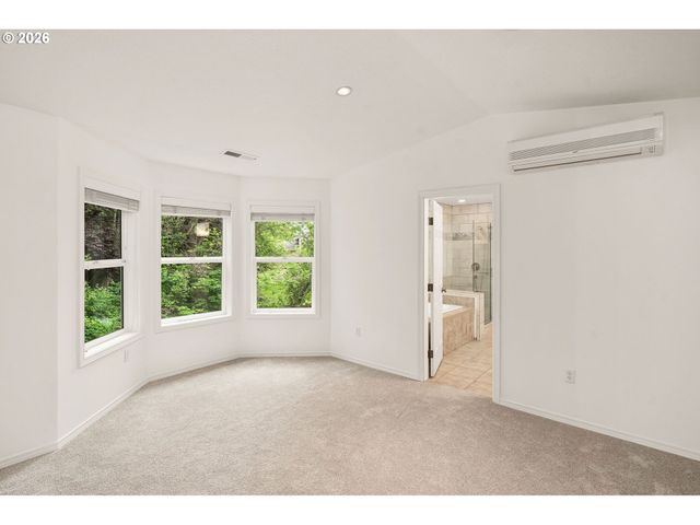 8416 Sw CEDARCREST St, Portland, OR 97223