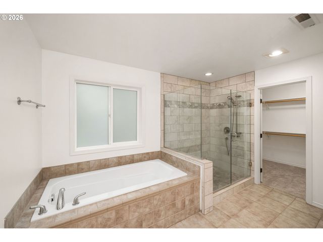 8416 Sw CEDARCREST St, Portland, OR 97223