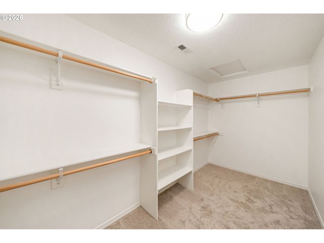 8416 Sw CEDARCREST St, Portland, OR 97223