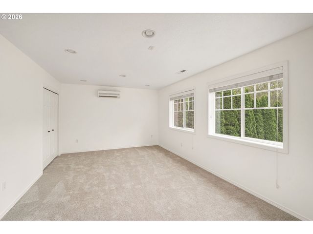 8416 Sw CEDARCREST St, Portland, OR 97223