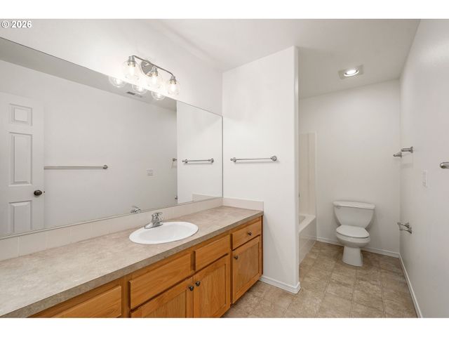 8416 Sw CEDARCREST St, Portland, OR 97223
