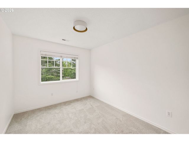 8416 Sw CEDARCREST St, Portland, OR 97223