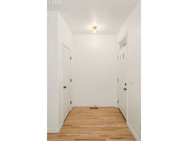 8416 Sw CEDARCREST St, Portland, OR 97223