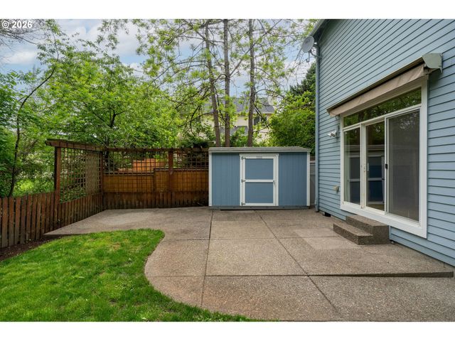 8416 Sw CEDARCREST St, Portland, OR 97223