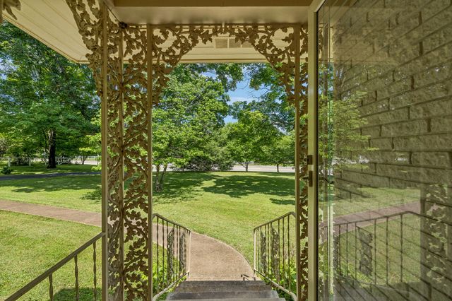 1505 Hillsboro Rd, Franklin, TN 37069