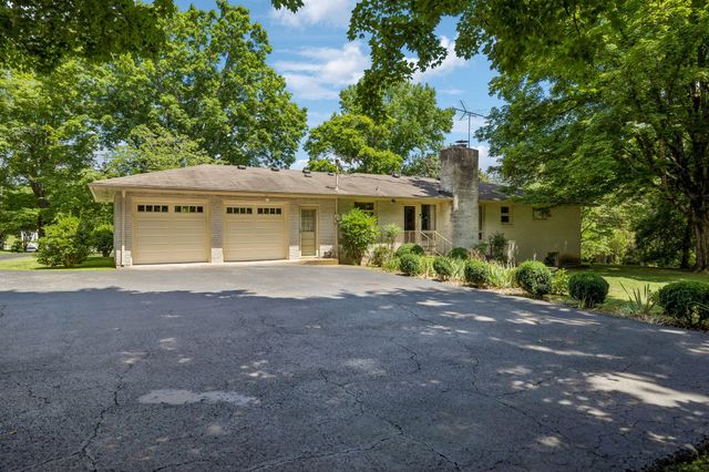 1505 Hillsboro Rd, Franklin, TN 37069