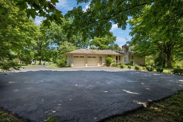 1505 Hillsboro Rd, Franklin, TN 37069