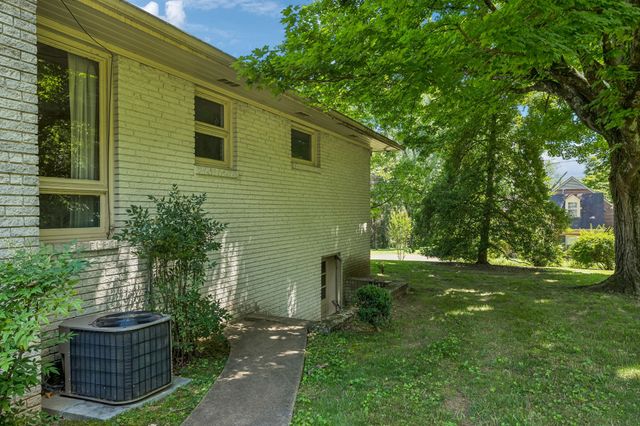 1505 Hillsboro Rd, Franklin, TN 37069