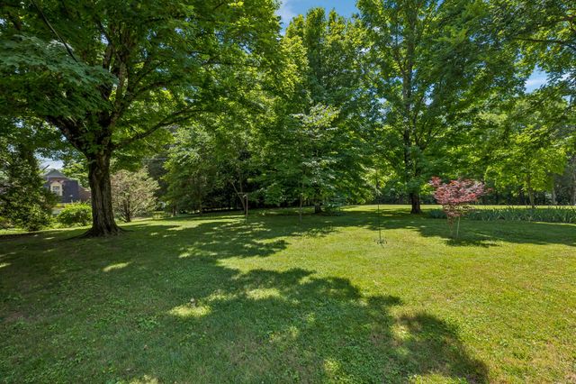 1505 Hillsboro Rd, Franklin, TN 37069