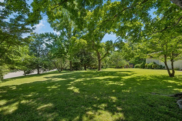 1505 Hillsboro Rd, Franklin, TN 37069