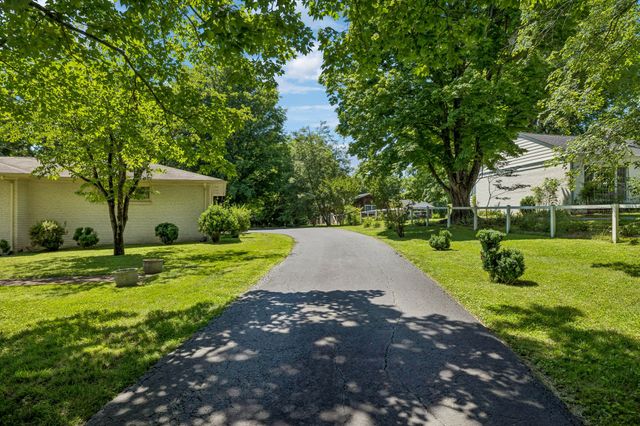 1505 Hillsboro Rd, Franklin, TN 37069