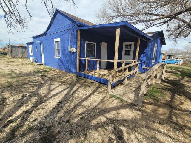 1055 S 3rd Street, Slaton, TX 79364