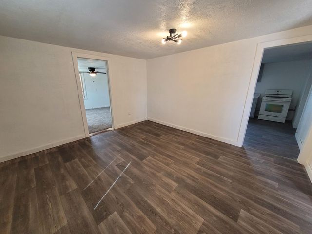 1055 S 3rd Street, Slaton, TX 79364