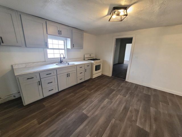 1055 S 3rd Street, Slaton, TX 79364