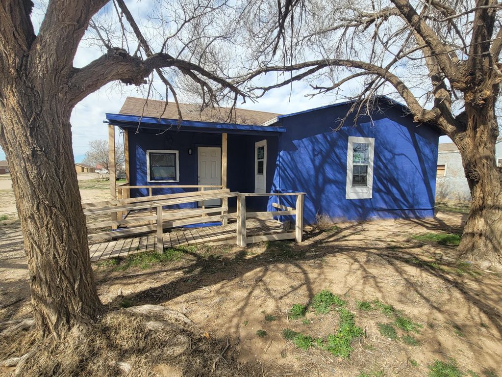 1055 S 3rd Street, Slaton, TX 79364