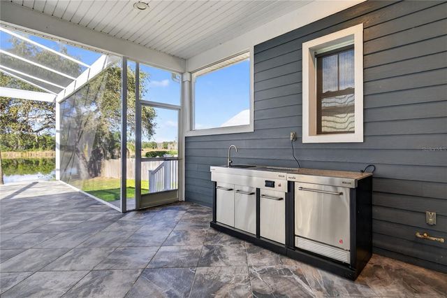 260 S CENTRAL AVENUE, Umatilla, FL 32784