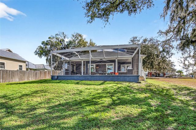 260 S CENTRAL AVENUE, Umatilla, FL 32784