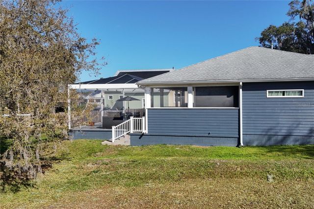 260 S CENTRAL AVENUE, Umatilla, FL 32784