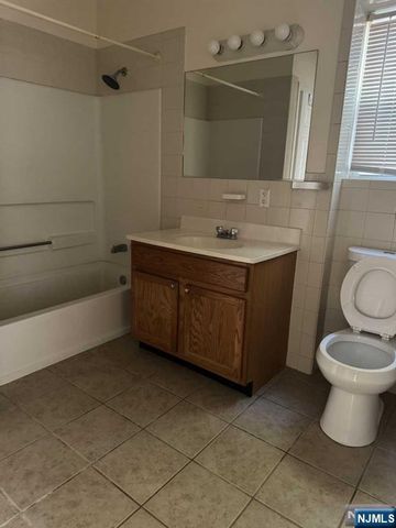 47-53 Central Avenue B10, Rochelle Park, NJ 07662