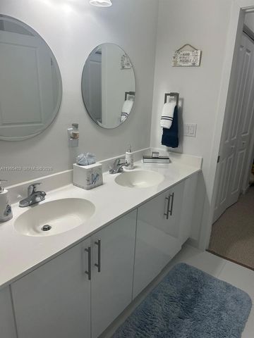 15540 SW 136th St 109, Miami, FL 33196