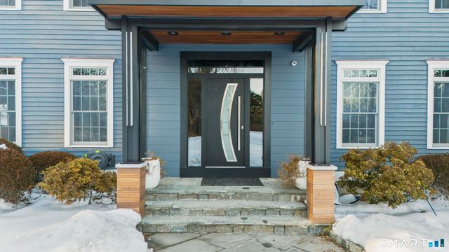 13 Surrey Lane, Monroe, CT 06468