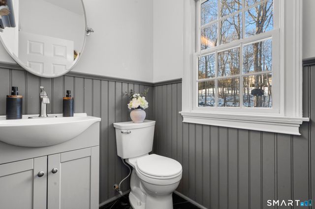 13 Surrey Lane, Monroe, CT 06468