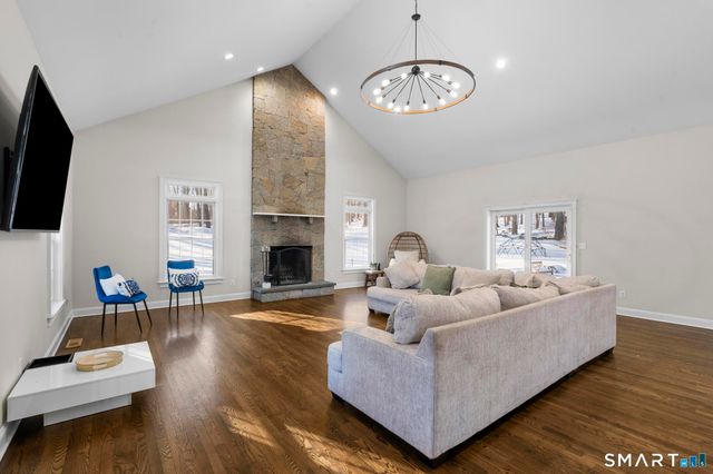 13 Surrey Lane, Monroe, CT 06468