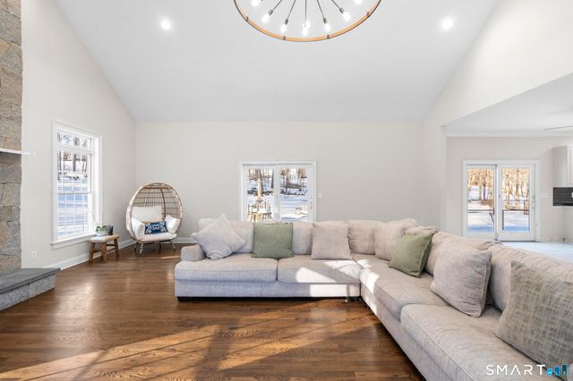 13 Surrey Lane, Monroe, CT 06468