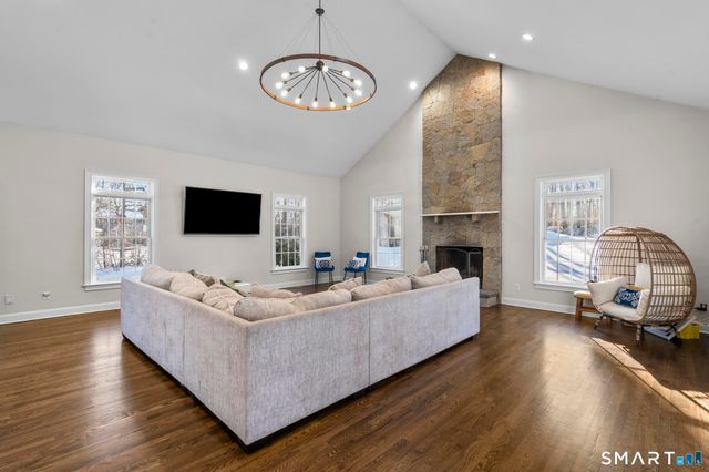 13 Surrey Lane, Monroe, CT 06468